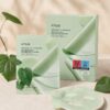 Anua Heartleaf 70 + Hyaluron Soothing Collagen Mask présenté avec son sachet, son coffret et un masque hydrogel sur fond crème.