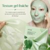 Texture gel fraîche de l’Anua Heartleaf 70 + Hyaluron Soothing Collagen Mask, avec masque appliqué sur le visage et produit présenté.