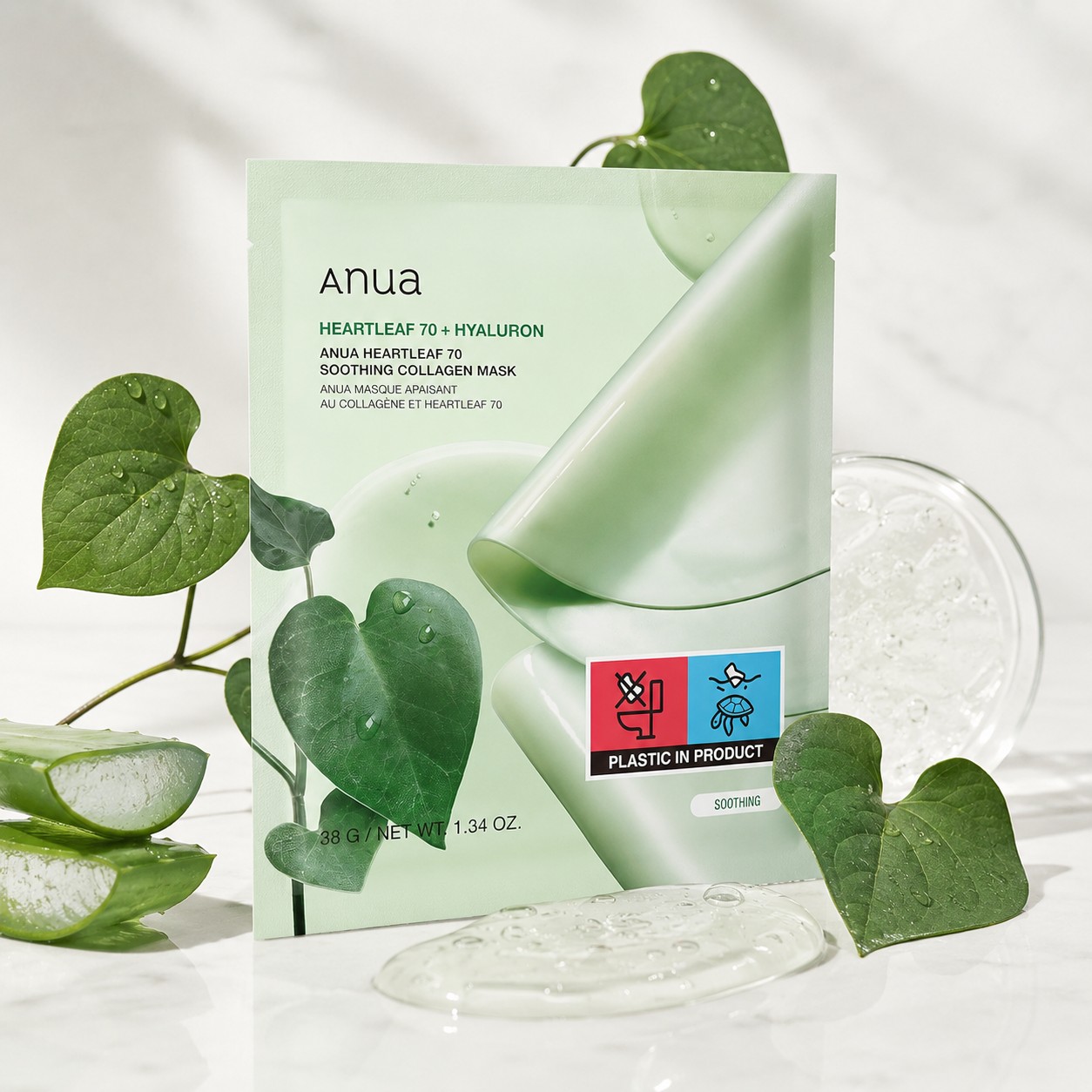 Anua Heartleaf 70 + Hyaluron Soothing Collagen Mask présenté avec feuilles de heartleaf, aloe vera et texture gel hydratante.