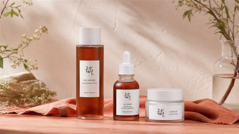 Routine K-beauty anti-âge naturel en 3 étapes pour peau mature après 45 ans