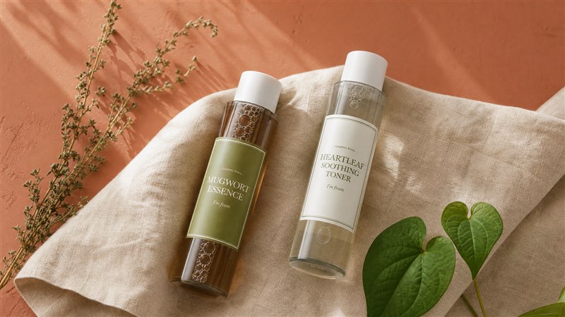 Soins K-beauty apaisants heartleaf et mugwort pour peau réactive mature